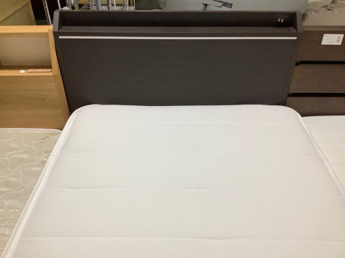 ベッドのシングルベッド