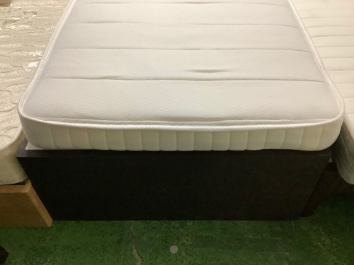 シングルベッドのニトリ　NITORI