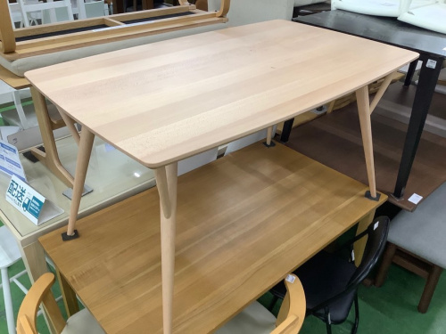 生活家具のテーブル イス スツール