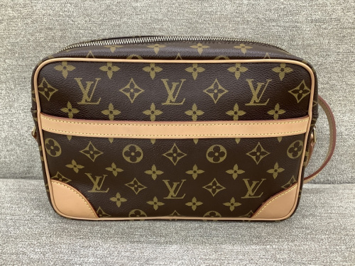 バッグのショルダーバッグ