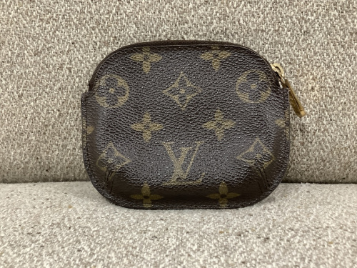 LOUIS VUITTON　ルイヴィトンのLOUIS VUITTON