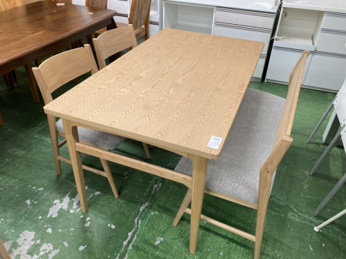 生活家具のダイニングセット