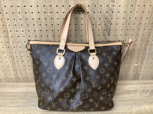 トートバッグのLOUIS VUITTON