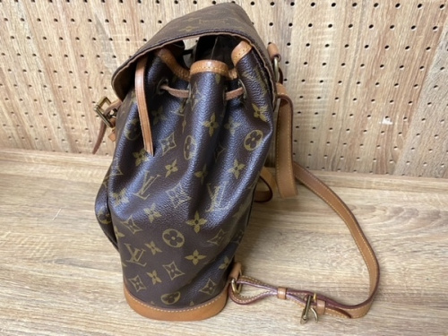 リュックのLOUIS VUITTON