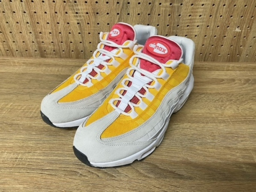 スニーカーのNIKE