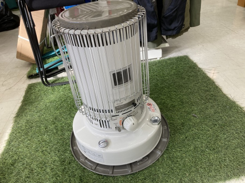 アウトドアの石油ストーブ
