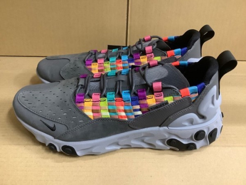 NIKEのメンズ