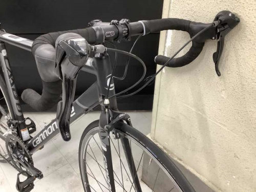 自転車のロードバイク