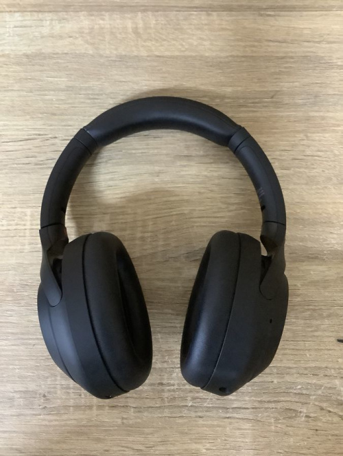 オーディオ機器のヘッドホン