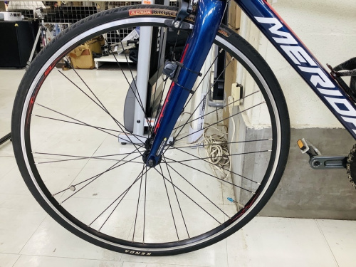 自転車のロードバイク