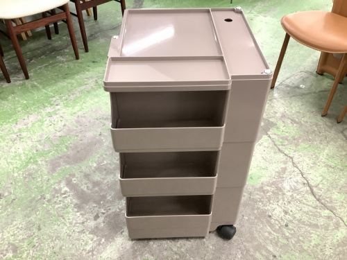 万能収納のボビーワゴン