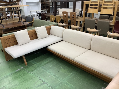 家具のソファ