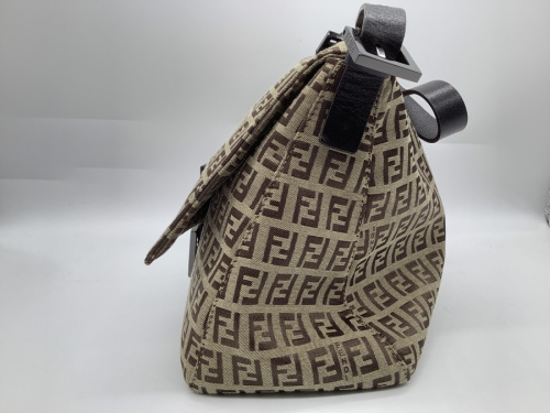 ハンドバッグのFENDI(フェンディ)