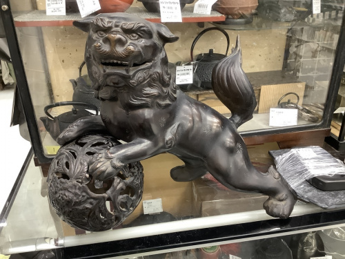 インテリアの玉獅子