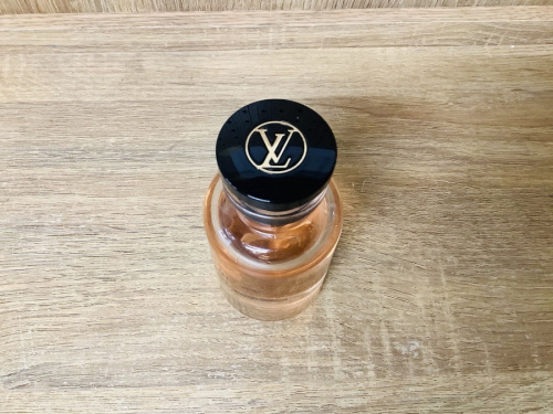 フレグランスの香水