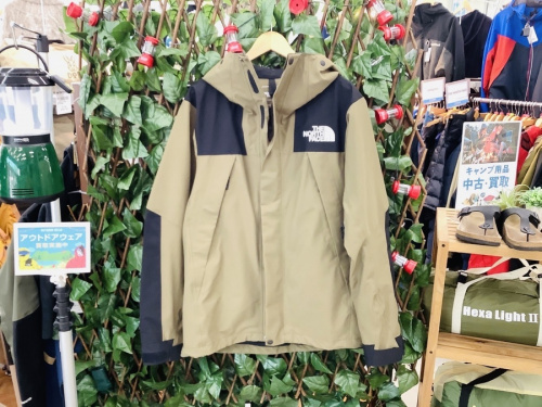 トップスのジャケット