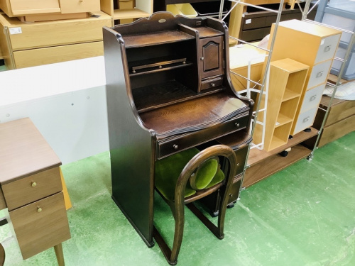 収納家具のドレッサー