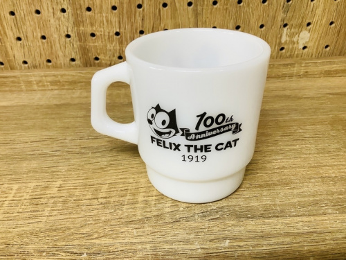 スタッキングマグカップのFire King FILIX THE CAT