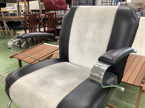 ブラック×ホワイトの東京　中古　買取　リサイクル