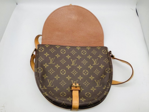ショルダーバッグのLOUIS VUITTON