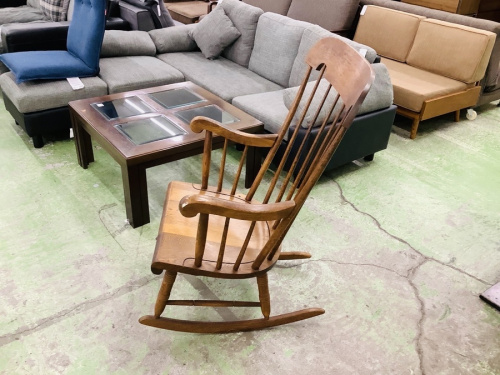 ロッキングチェアーのキツツキ