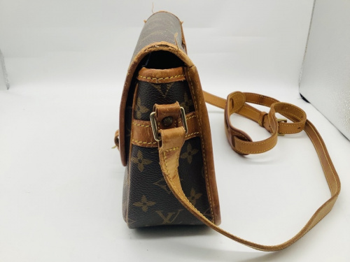ショルダーバッグのLOUIS VUITTON