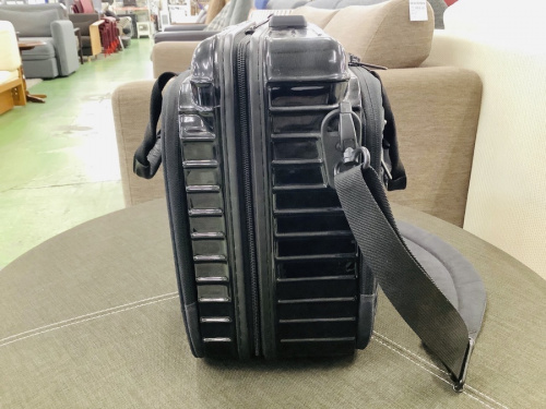 ショルダーバッグのRIMOWA