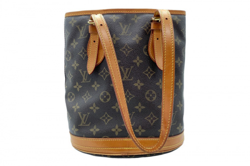 ショルダーバッグのLOUIS VUITTON