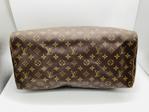 ポシェットのLOUIS VUITTON