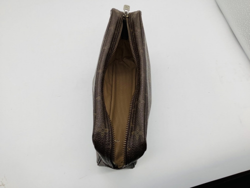 クラッチバッグのLOUIS VUITTON