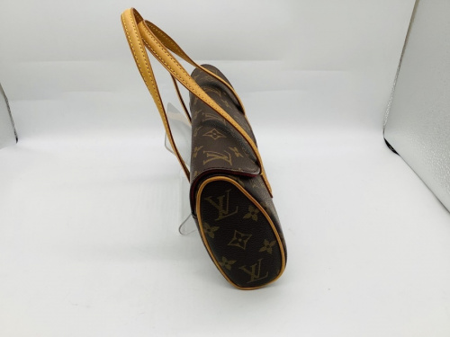 ショルダーバッグのLOUIS VUITTON