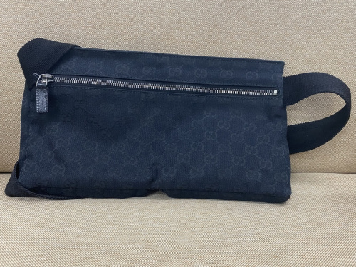 バッグのウエストバッグ