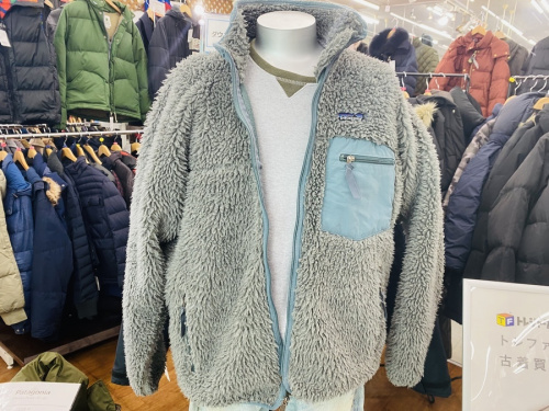 トップスのジャケット