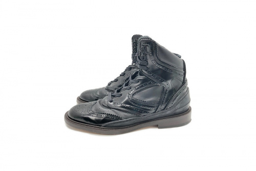 ブーツの3ホールブーツ