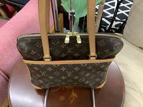 ショルダートートバッグのLOUIS VUITTON