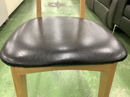 ウニコのダイニングチェアー