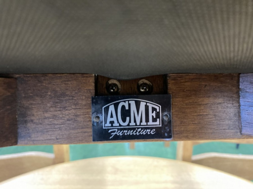 ACMEのアクメファニチャー