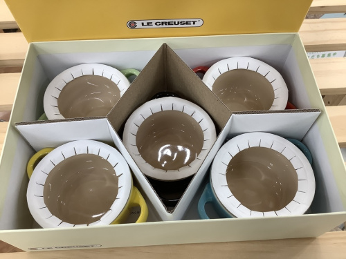 LE CREUSETのペティット ココット