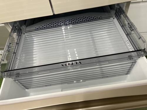 TOUSHIBAの6ドア冷蔵庫
