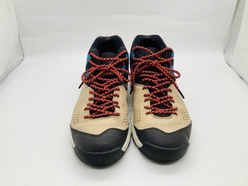 スニーカーのハイカットスニーカー