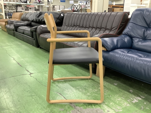 イスのダイニングチェアー