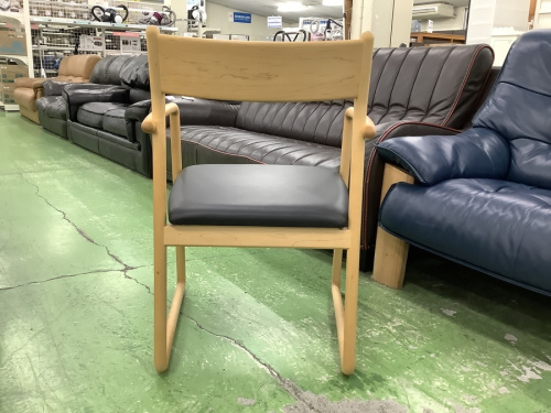 ダイニングチェアーの宮崎椅子製作所