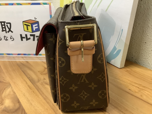 ショルダーバッグのLOUIS VUITTON