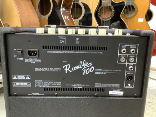 FENDERのrumble 100