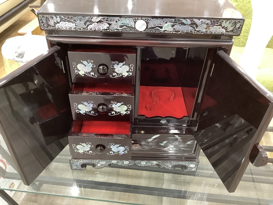 螺鈿細工　3段小型チェスト 螺鈿(ラデン)家具 螺鈿細工 小引出し 3段 小型チェスト アンティーク