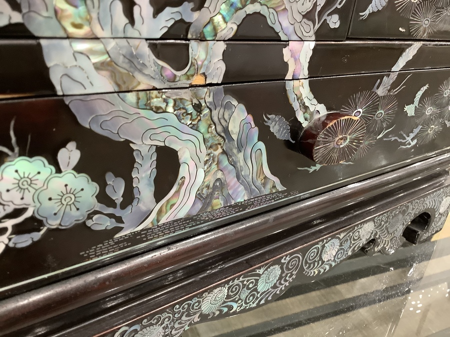 立体感！！螺鈿細工のアクセサリーチェストが入荷いたしました！｜2022