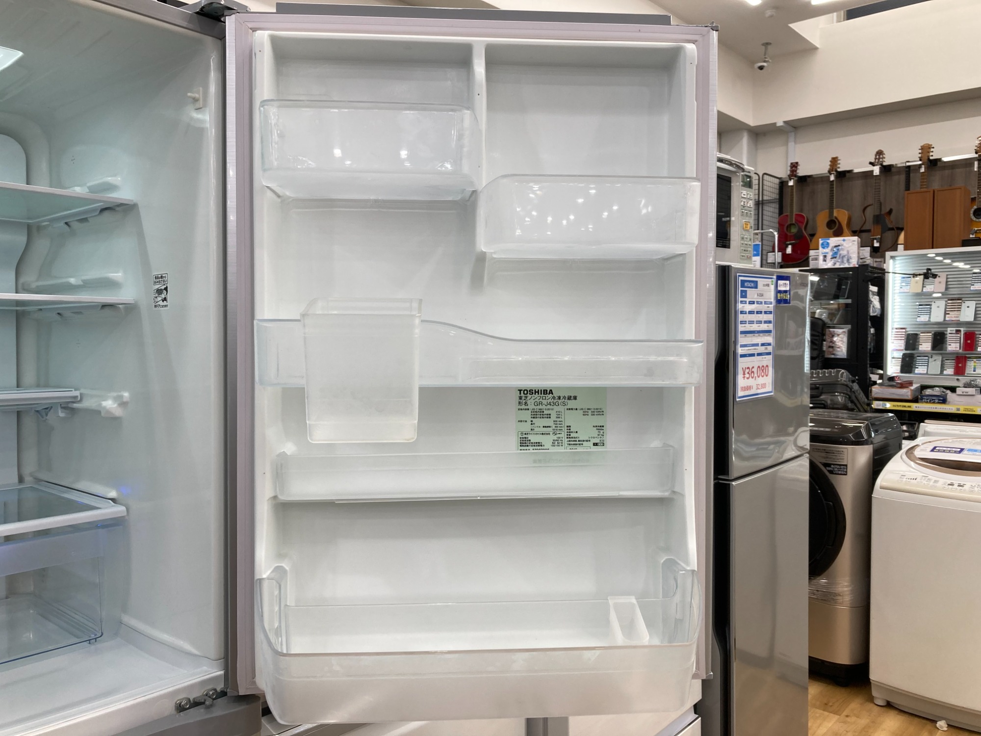 収納たくさんあります！TOSHIBAの5ドア冷蔵庫2016年製入荷致しました