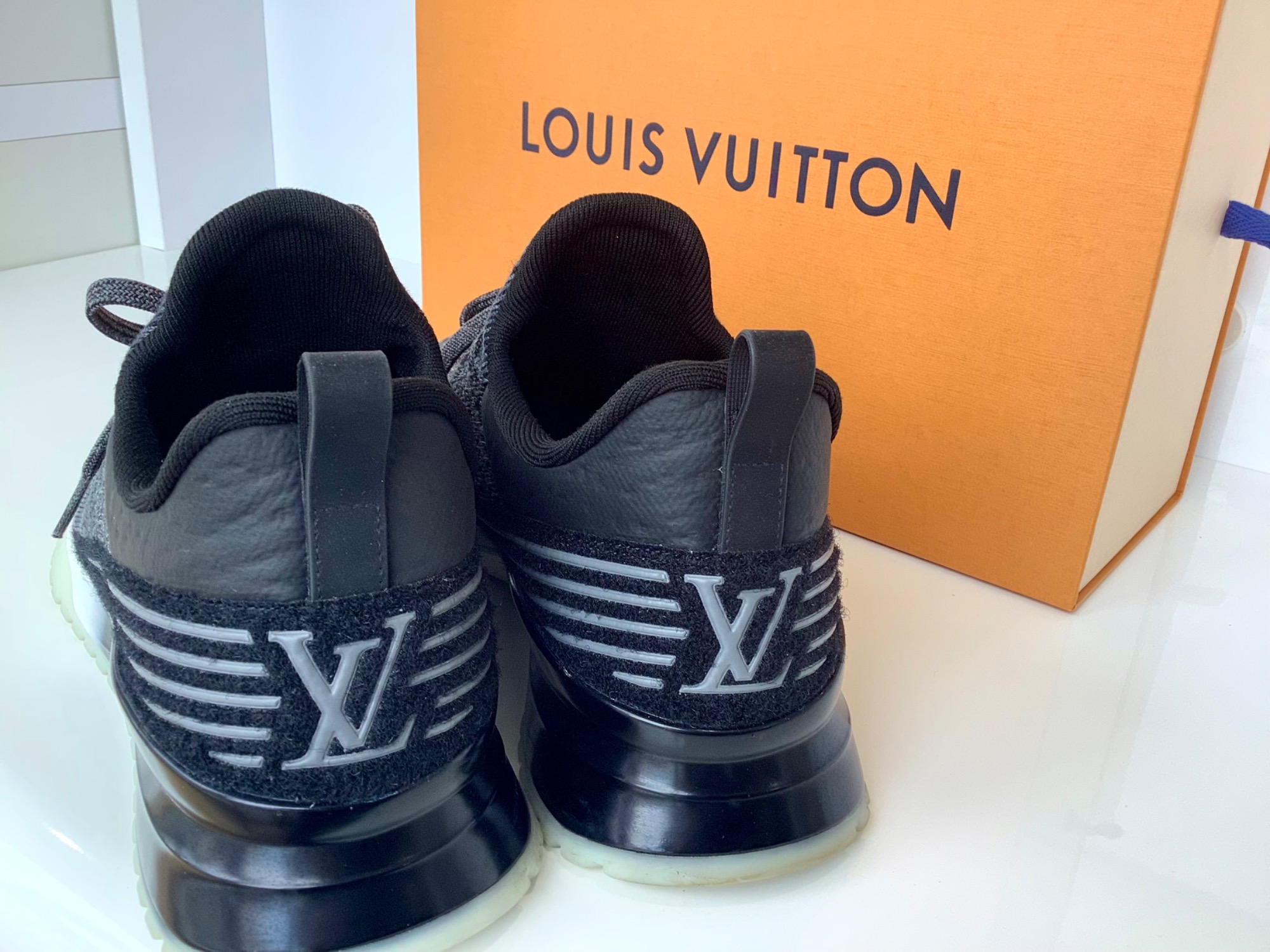 LOUIS VUITTON】ローカットスニーカー入荷しました