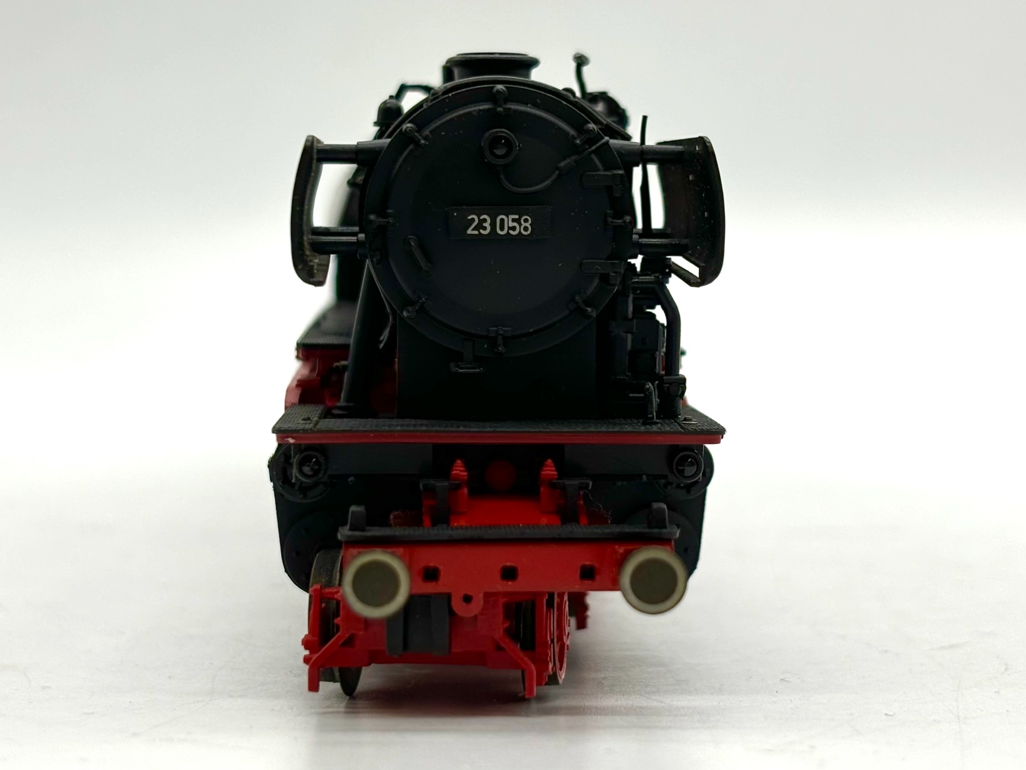 繊細な造形と迫力が魅力的な【HOゲージ】の蒸気機関車が入荷！｜2024年