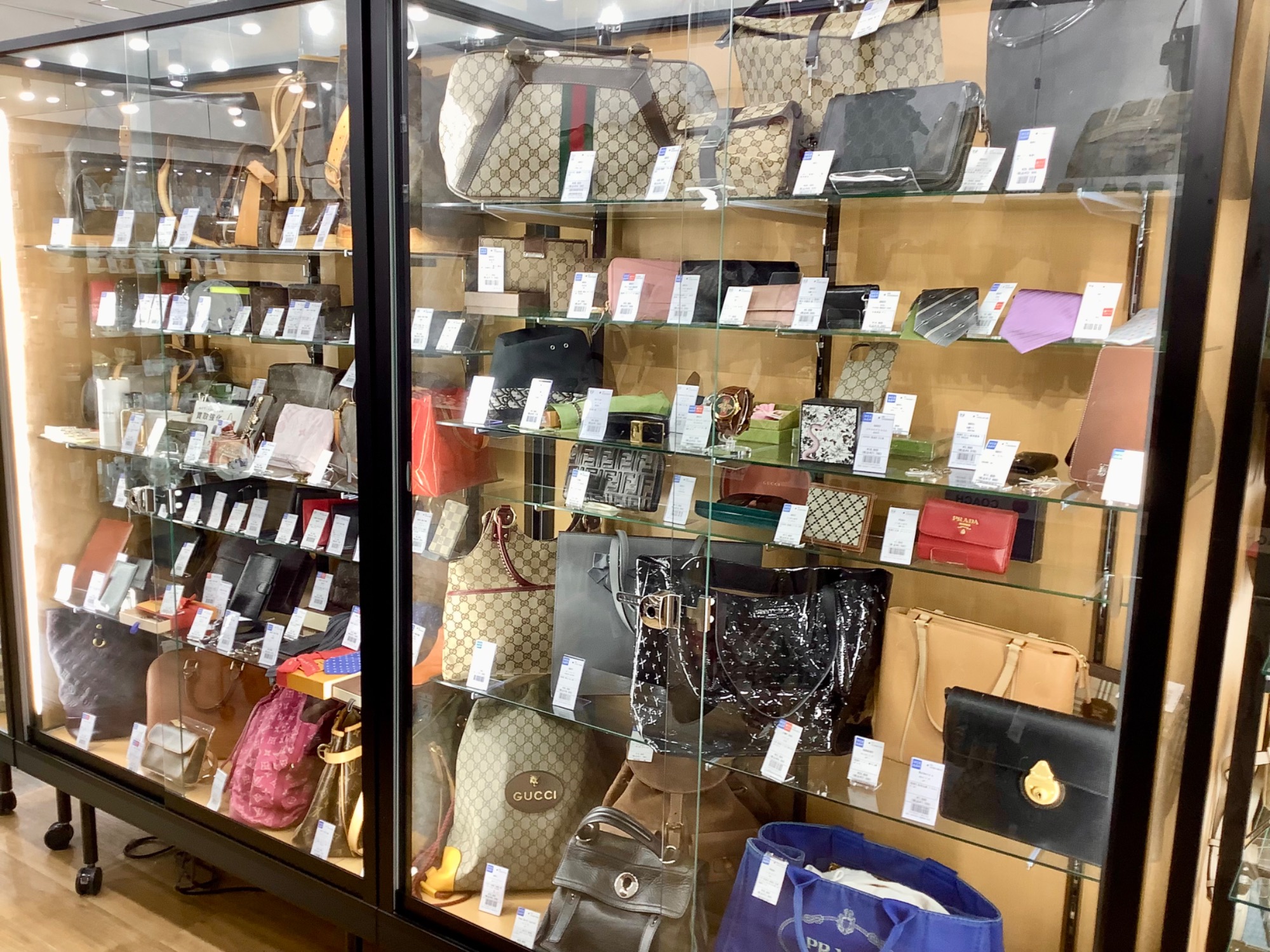 新作♪【GUCCI】ドローストリング付リネン＆コットン トップス Amazon.co.jp: グッチ GUCCI プリント レザー スモール ドロー